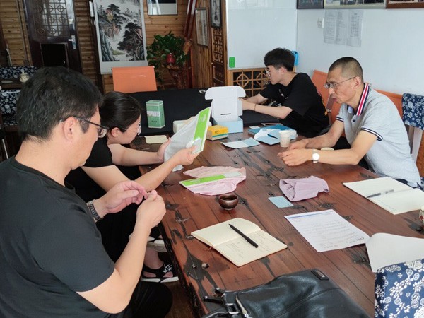 超越紡織來訪洽談?dòng)嘘P(guān)海藻纖維的合作